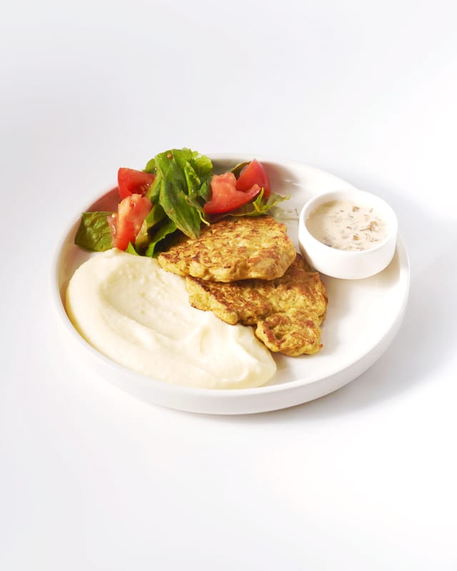 Куриные оладьи с грибным соусом