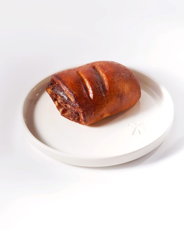 Шоколадный рулет с фундуком